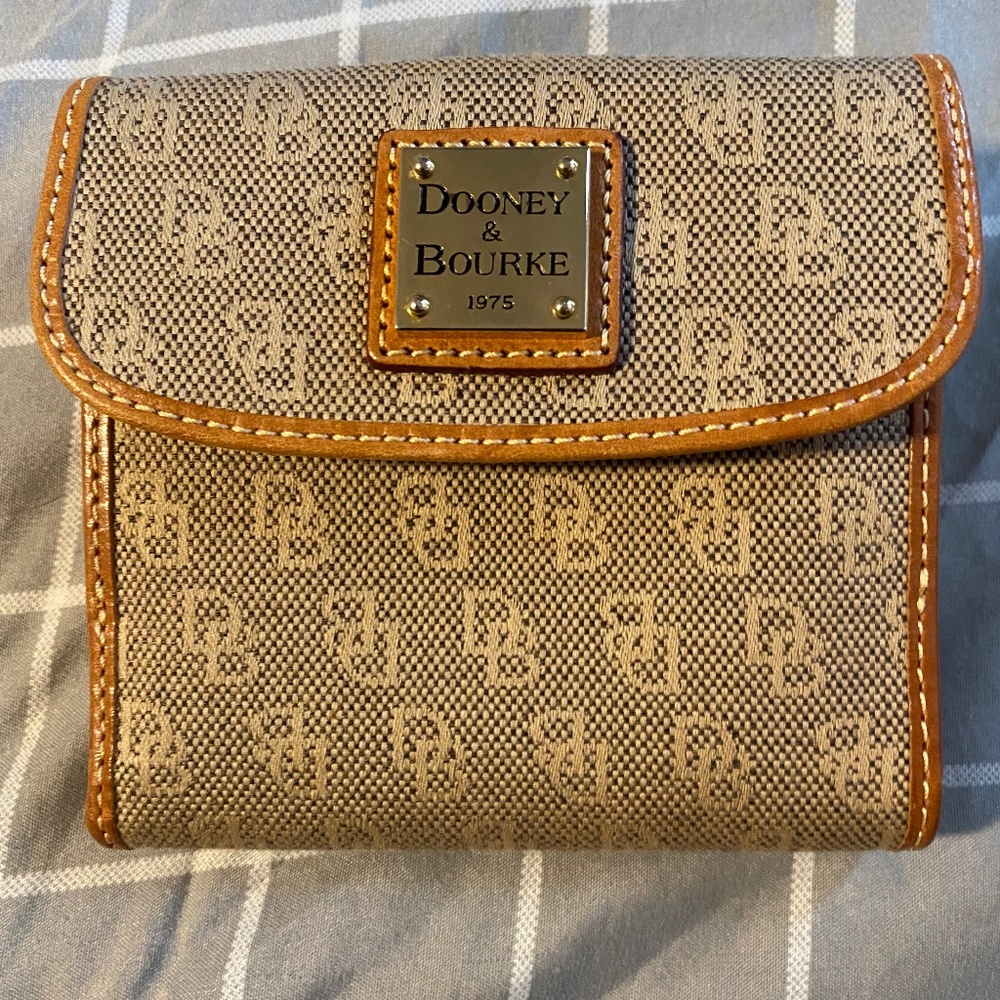 Dooney and Bourke wallet